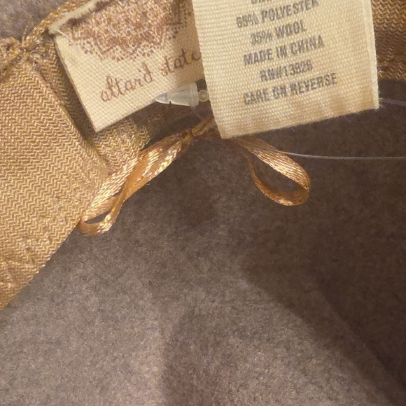 Altar'd State Wool and Polyester Tan Fedora with Gold Chain Accent NWOT - Picture 10 of 12